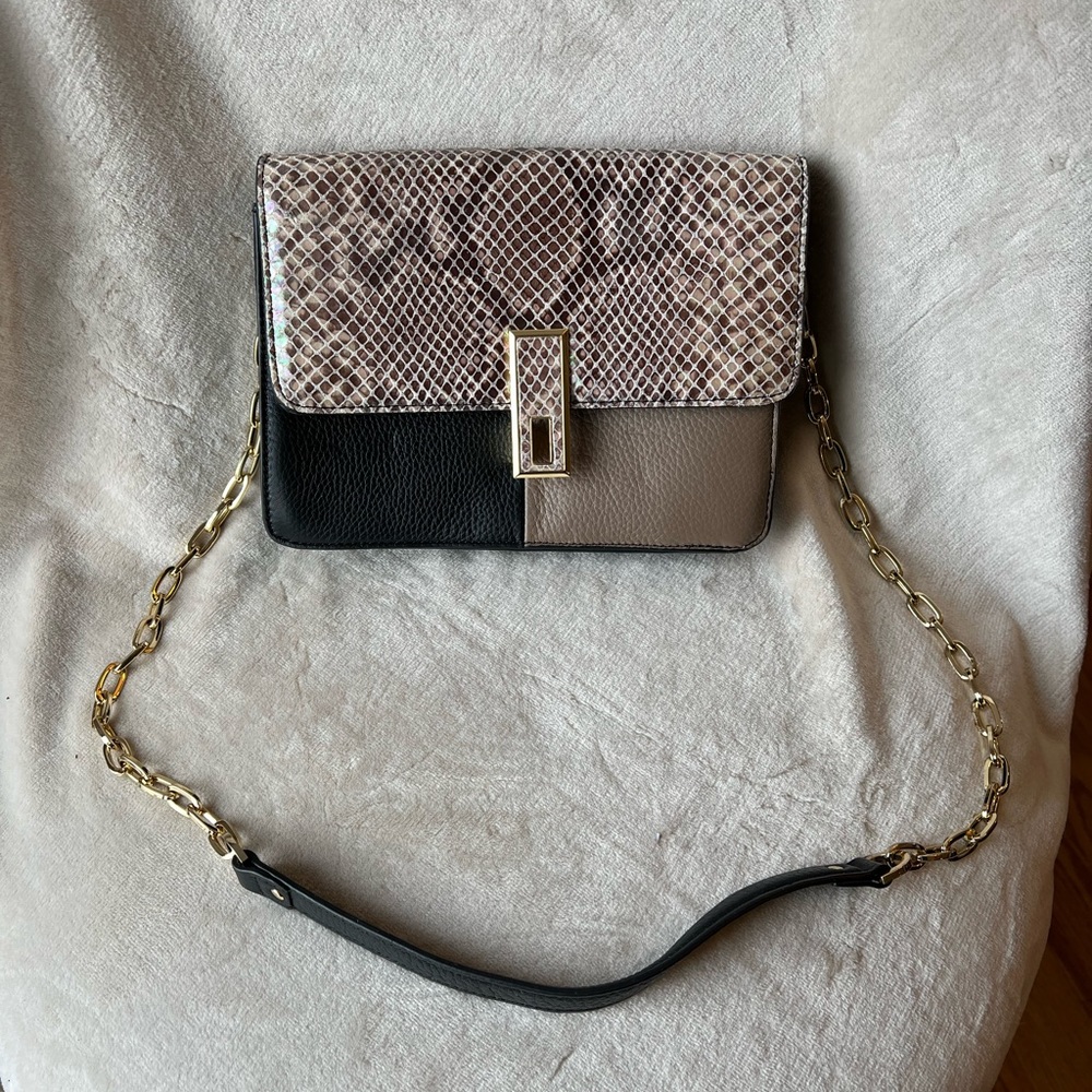 GILI crossbody bag